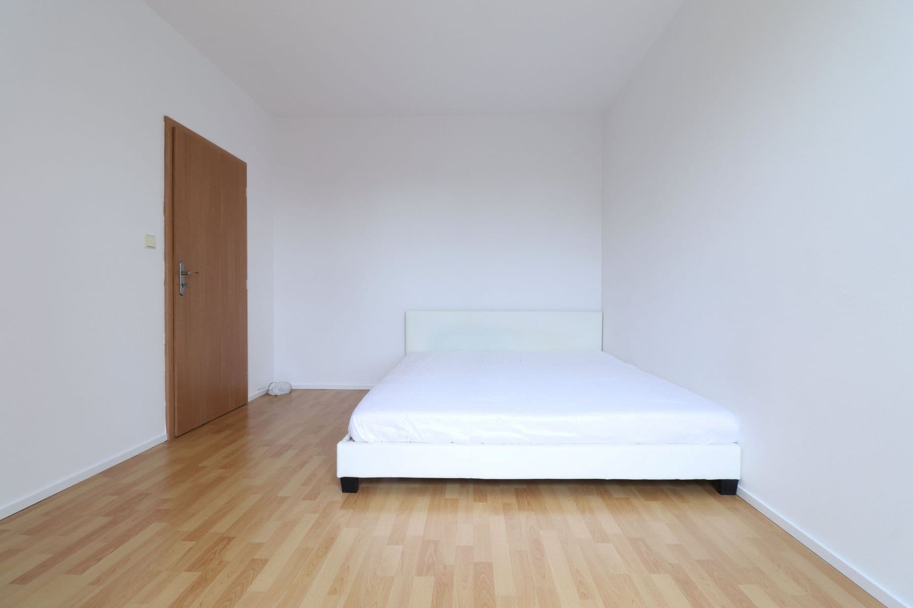 1 bedroom with open-plan kitchen flat to rent, 54 m², Revoluční, Šestajovice, Středočeský Region 1 bedroom with open-plan kitchen flat to rent, 54 m², Revoluční, Šestajovice, Středočeský Region
