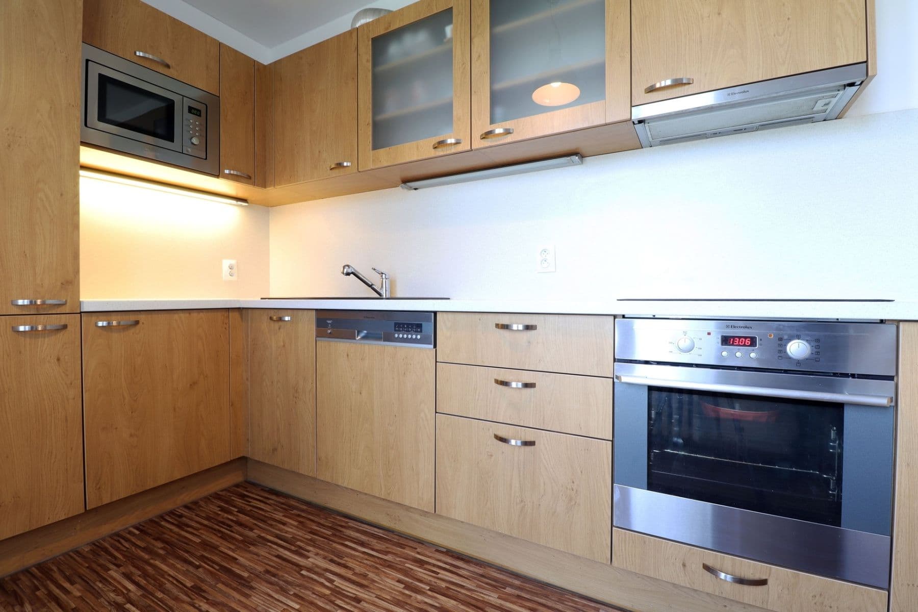 2 bedroom with open-plan kitchen flat to rent, 70 m², Na Chodovci, Prague, Prague 2 bedroom with open-plan kitchen flat to rent, 70 m², Na Chodovci, Prague, Prague