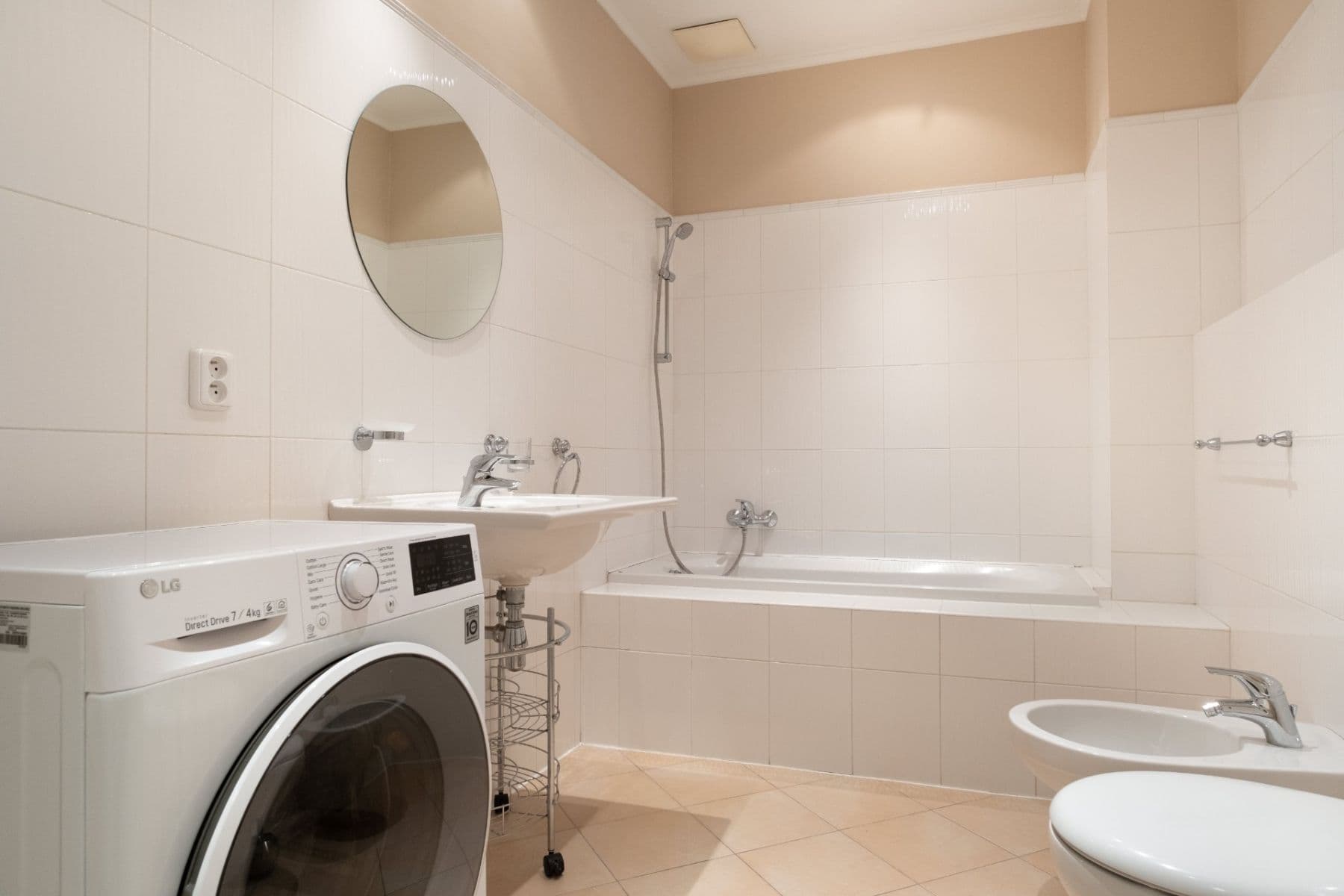 Studio flat to rent, 38 m², Křižíkova, Prague, Prague Studio flat to rent, 38 m², Křižíkova, Prague, Prague
