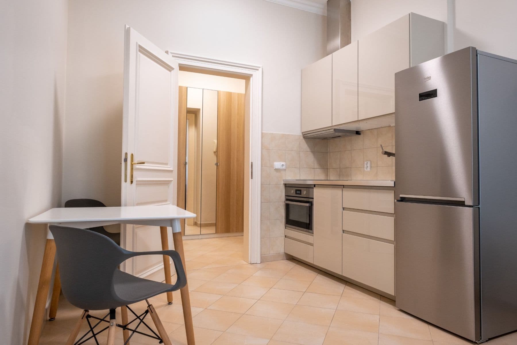 Studio flat to rent, 38 m², Křižíkova, Prague, Prague Studio flat to rent, 38 m², Křižíkova, Prague, Prague