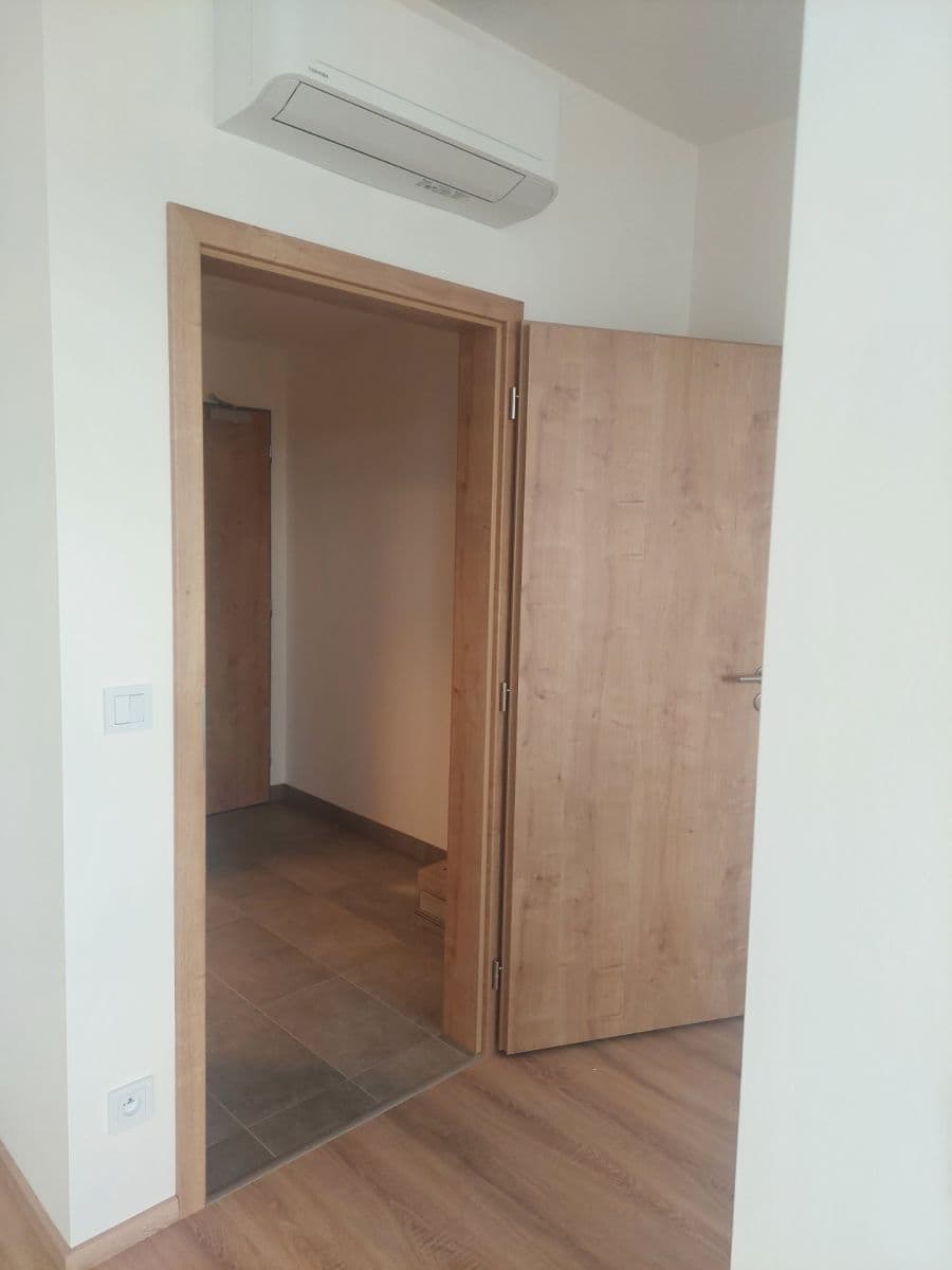 Studio flat to rent, 31 m², U Továren, Prague, Prague Studio flat to rent, 31 m², U Továren, Prague, Prague