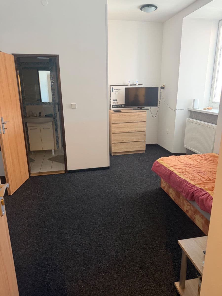 Studio flat to rent, 33 m², Karlovarská, Řevničov, Středočeský Region Studio flat to rent, 33 m², Karlovarská, Řevničov, Středočeský Region