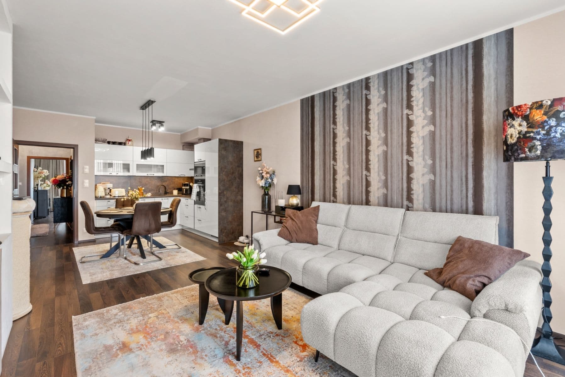 2 bedroom with open-plan kitchen flat for sale, 87 m², Hlučkova, Prague, Prague 2 bedroom with open-plan kitchen flat for sale, 87 m², Hlučkova, Prague, Prague