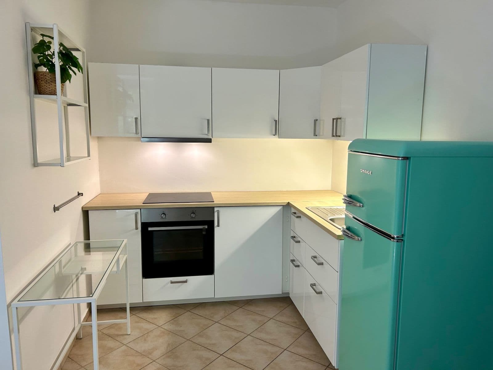 Studio flat to rent, 38 m², U Uranie, Prague, Prague Studio flat to rent, 38 m², U Uranie, Prague, Prague