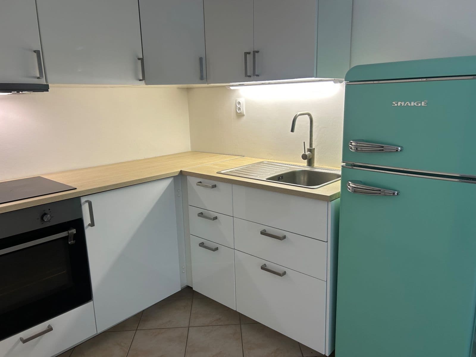 Studio flat to rent, 38 m², U Uranie, Prague, Prague Studio flat to rent, 38 m², U Uranie, Prague, Prague