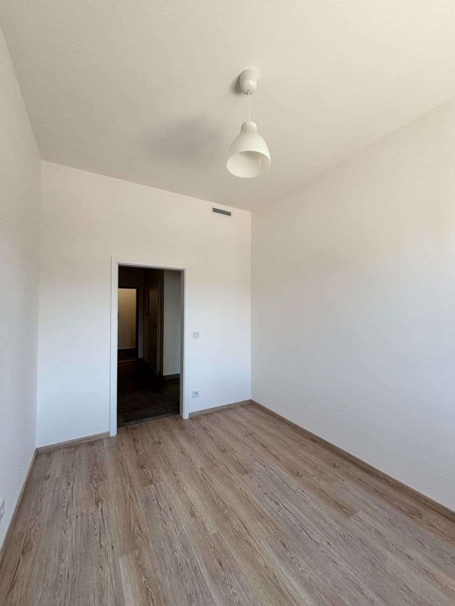 1 bedroom with open-plan kitchen flat to rent, 45 m², U Továren, Prague, Prague 1 bedroom with open-plan kitchen flat to rent, 45 m², U Továren, Prague, Prague