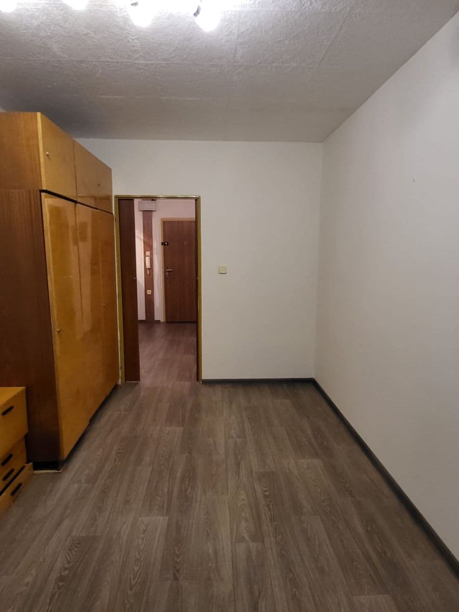 1 bedroom with open-plan kitchen flat to rent, 43 m², Hrdličkova, Prague, Prague 1 bedroom with open-plan kitchen flat to rent, 43 m², Hrdličkova, Prague, Prague