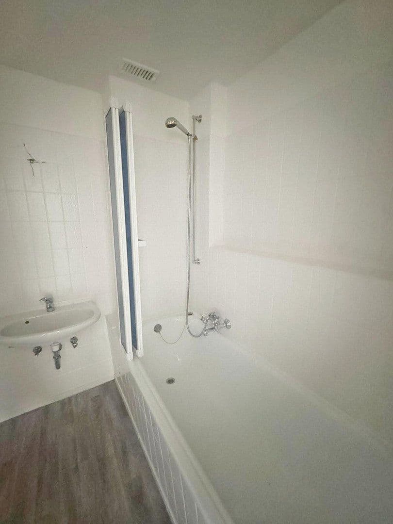 2 bedroom with open-plan kitchen flat to rent, 81 m², Gelsenkirchen, North Rhine-Westphalia 2 bedroom with open-plan kitchen flat to rent, 81 m², Gelsenkirchen, North Rhine-Westphalia