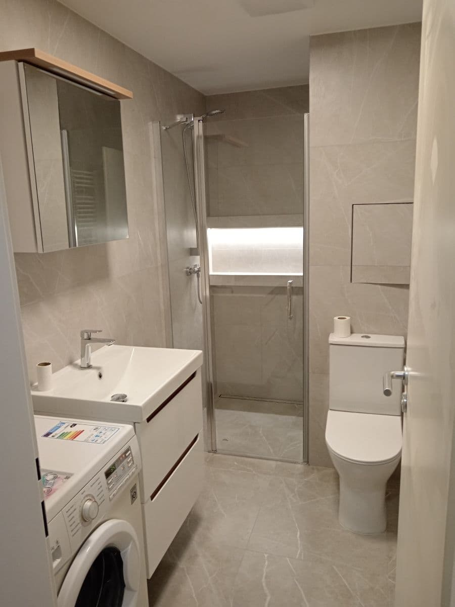 Studio flat to rent, 34 m², Sluneční náměstí, Prague, Prague Studio flat to rent, 34 m², Sluneční náměstí, Prague, Prague