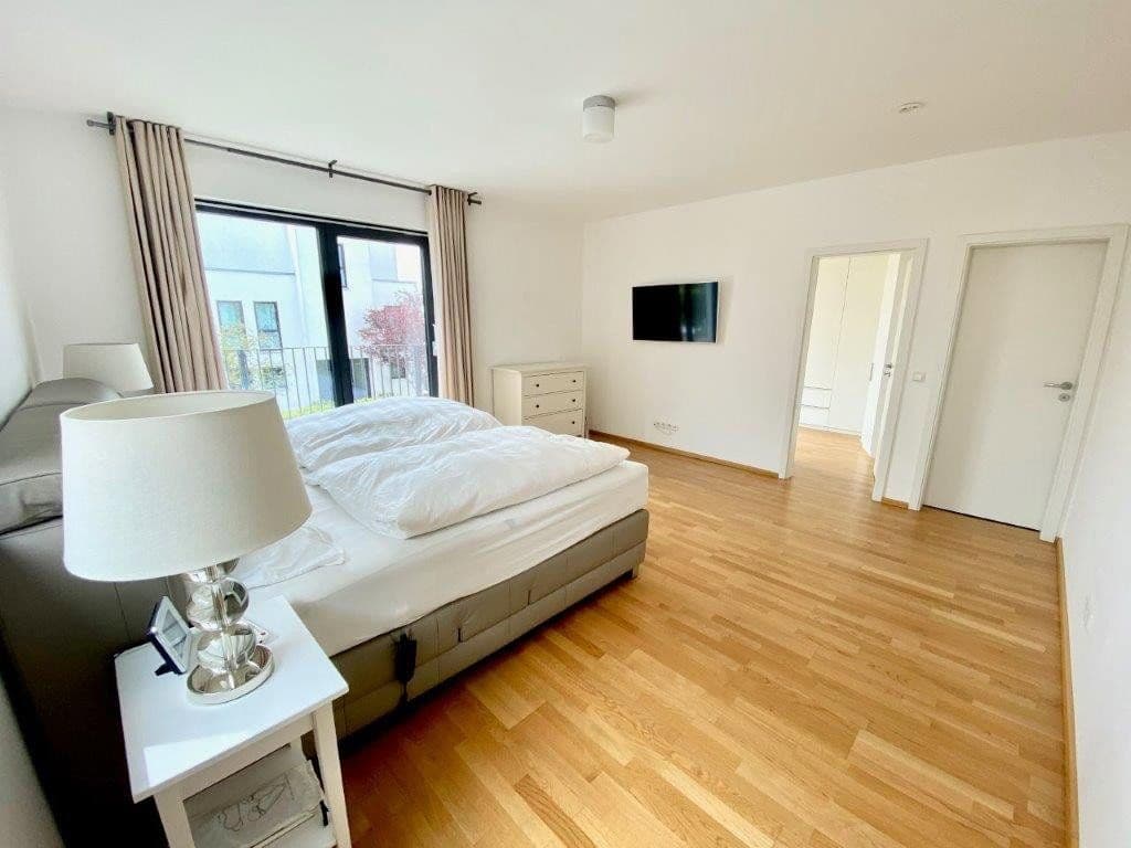 house to rent, 254 m², Ottilie-Wildermuth-Weg 4, Frankfurt, Hesse house to rent, 254 m², Ottilie-Wildermuth-Weg 4, Frankfurt, Hesse