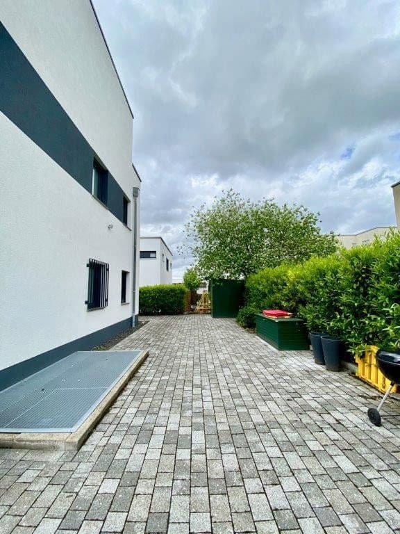 house to rent, 254 m², Ottilie-Wildermuth-Weg 4, Frankfurt, Hesse house to rent, 254 m², Ottilie-Wildermuth-Weg 4, Frankfurt, Hesse