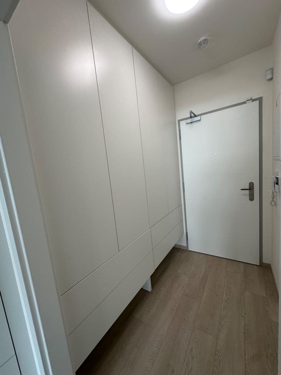 Studio flat to rent, 36 m², Bukačova, Prague, Prague Studio flat to rent, 36 m², Bukačova, Prague, Prague