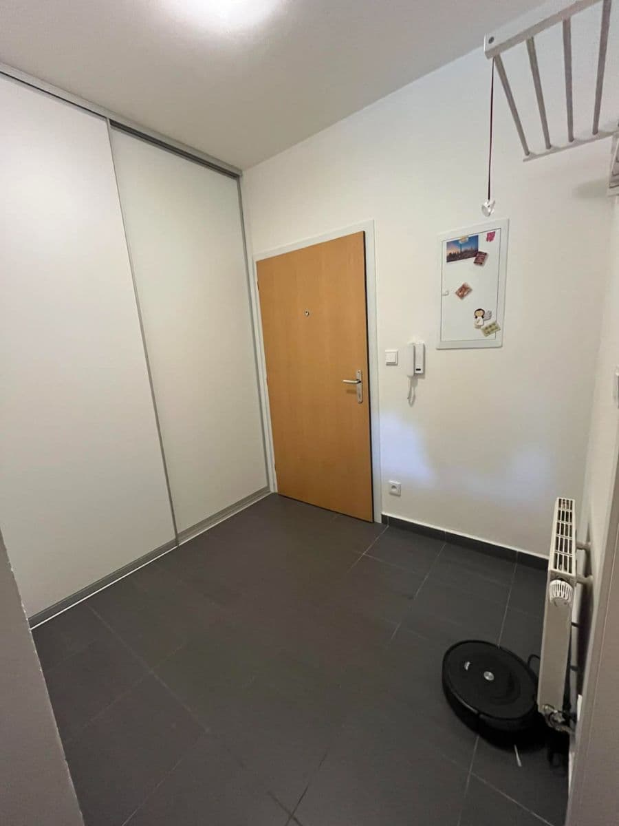 Studio flat to rent, 39 m², U Jízdárny, Prague, Prague Studio flat to rent, 39 m², U Jízdárny, Prague, Prague