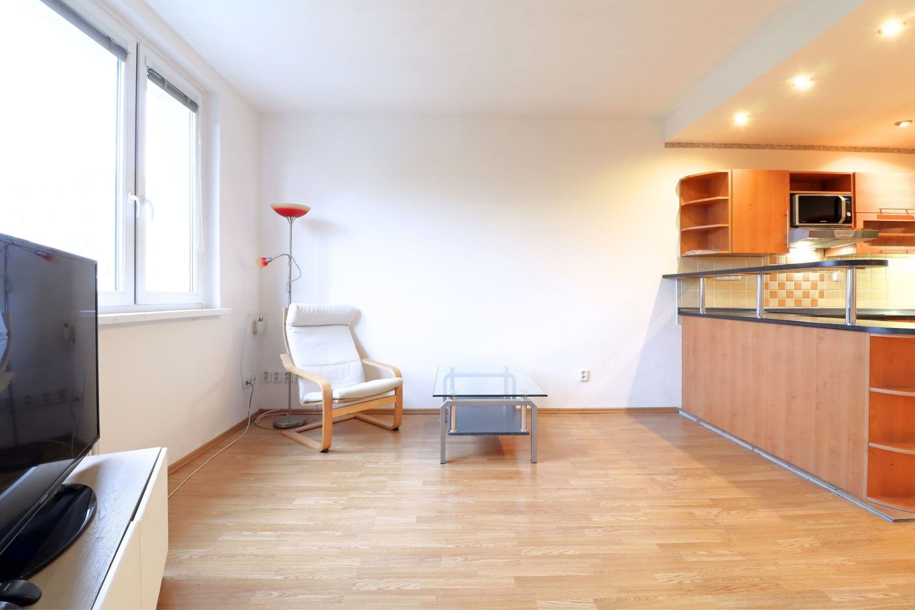 2 bedroom with open-plan kitchen flat to rent, 56 m², Bukovecká, Prague, Prague 2 bedroom with open-plan kitchen flat to rent, 56 m², Bukovecká, Prague, Prague