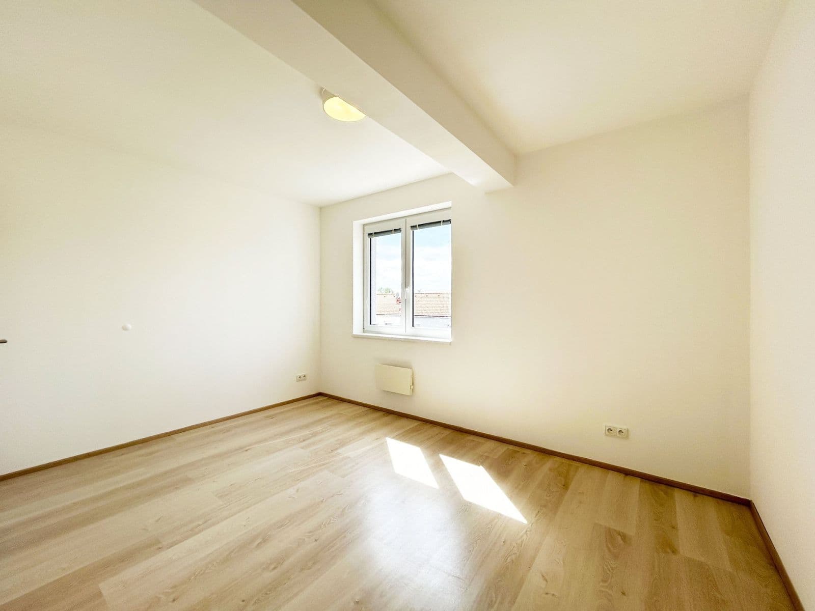 2 bedroom with open-plan kitchen flat to rent, 60 m², Příhodova, Chýně, Středočeský Region 2 bedroom with open-plan kitchen flat to rent, 60 m², Příhodova, Chýně, Středočeský Region