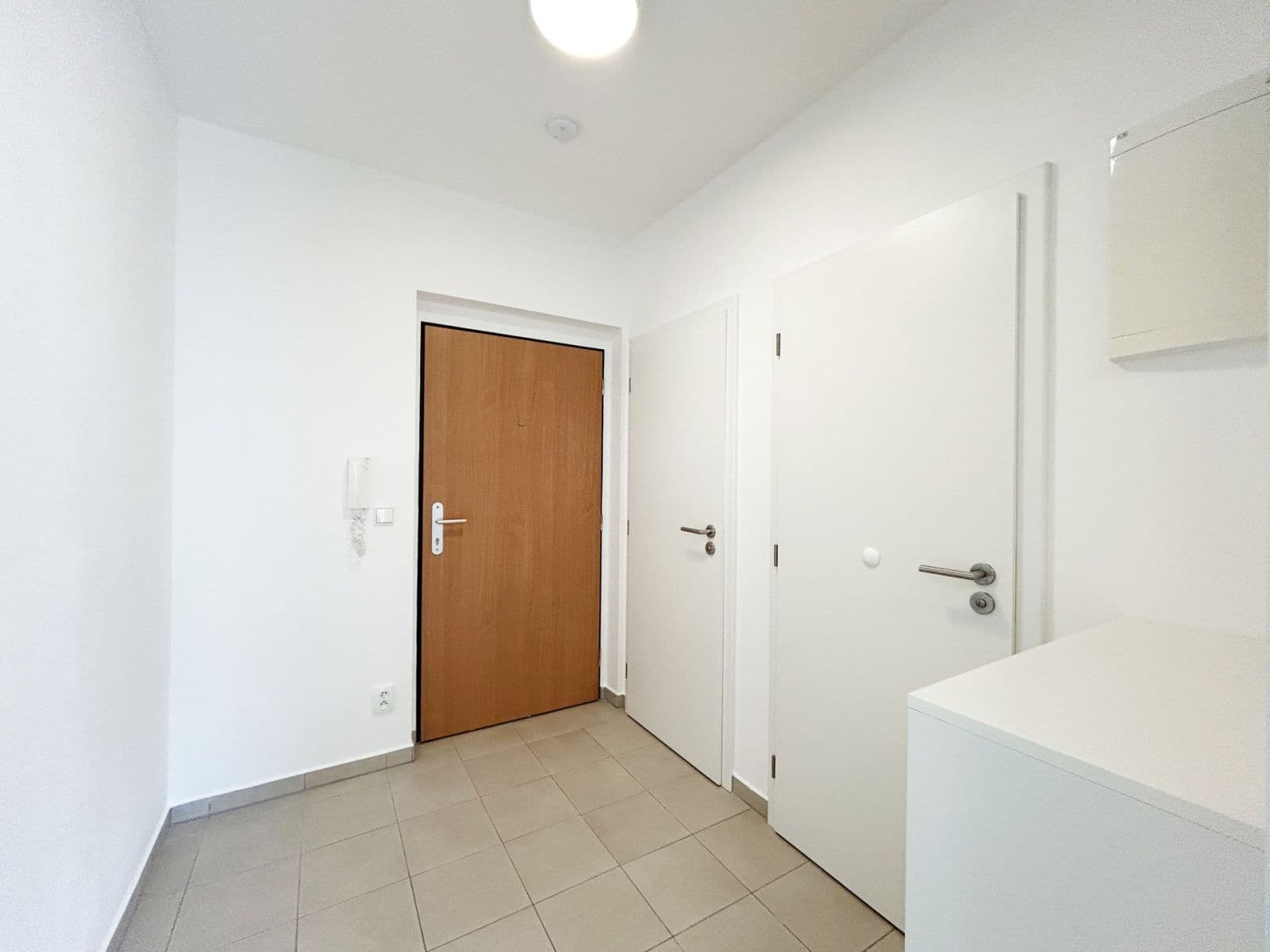 2 bedroom with open-plan kitchen flat to rent, 60 m², Příhodova, Chýně, Středočeský Region 2 bedroom with open-plan kitchen flat to rent, 60 m², Příhodova, Chýně, Středočeský Region