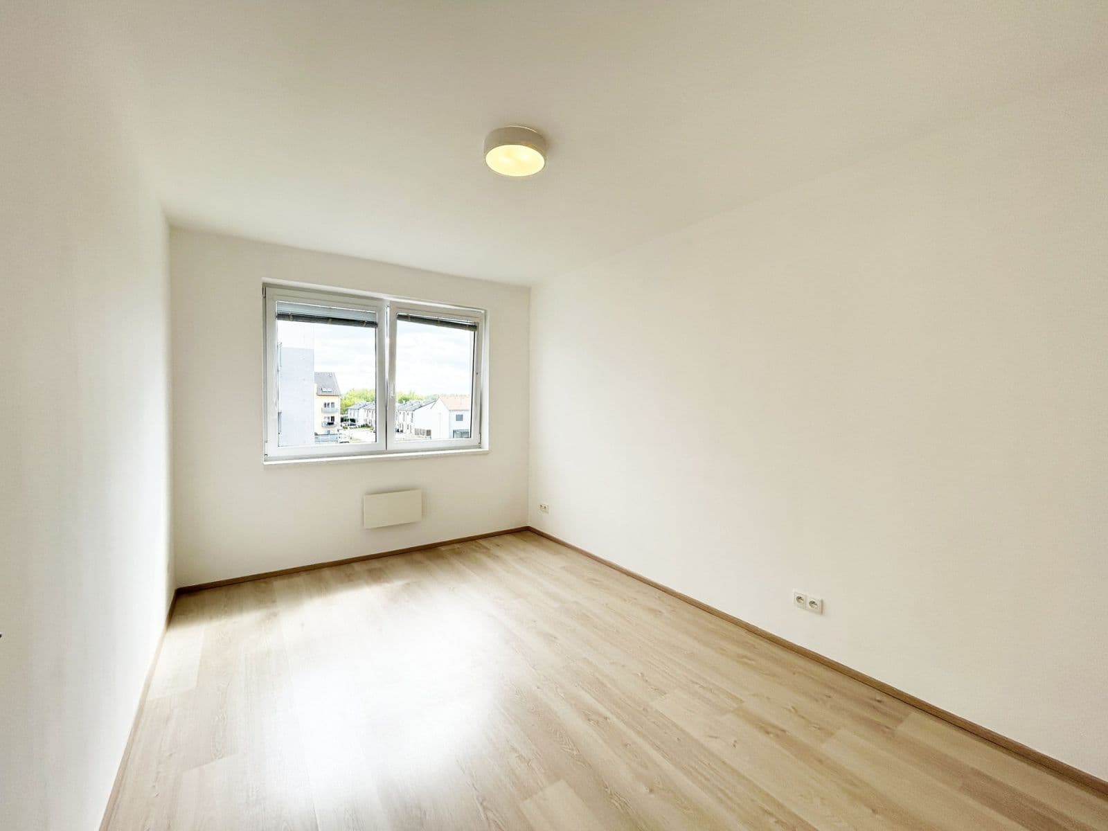 2 bedroom with open-plan kitchen flat to rent, 60 m², Příhodova, Chýně, Středočeský Region 2 bedroom with open-plan kitchen flat to rent, 60 m², Příhodova, Chýně, Středočeský Region