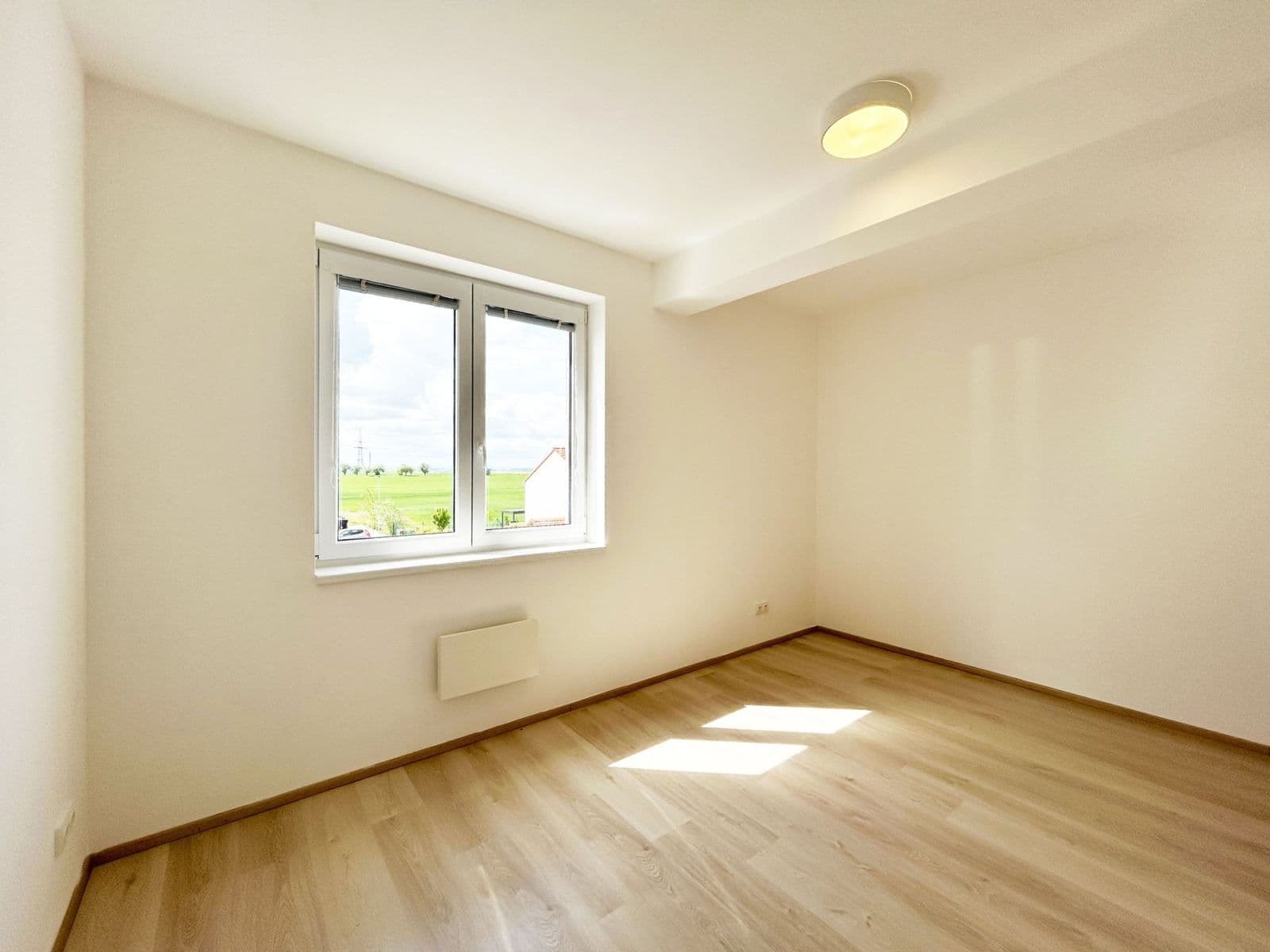 2 bedroom with open-plan kitchen flat to rent, 60 m², Příhodova, Chýně, Středočeský Region 2 bedroom with open-plan kitchen flat to rent, 60 m², Příhodova, Chýně, Středočeský Region