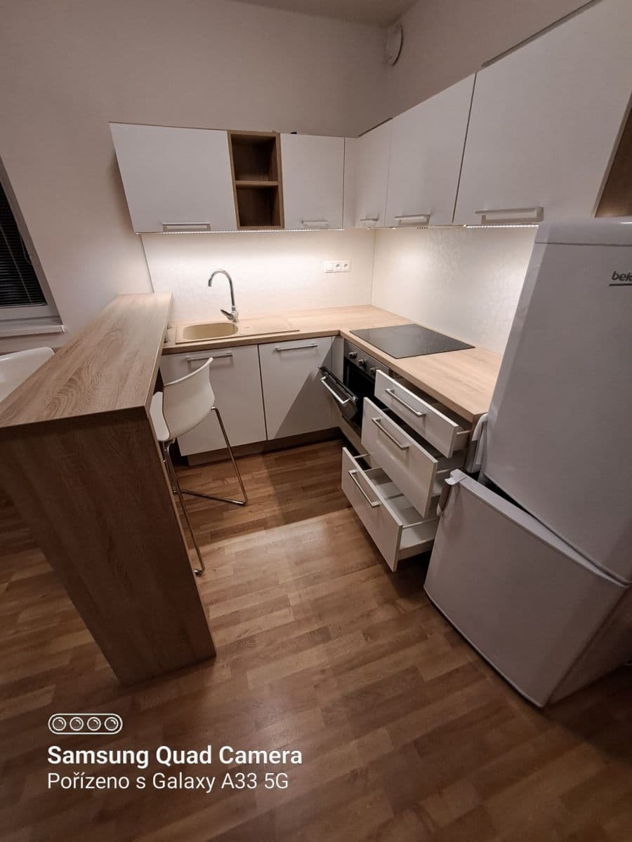 Studio flat to rent, 37 m², Aloise Rašína, Olomouc, Olomoucký Region Studio flat to rent, 37 m², Aloise Rašína, Olomouc, Olomoucký Region
