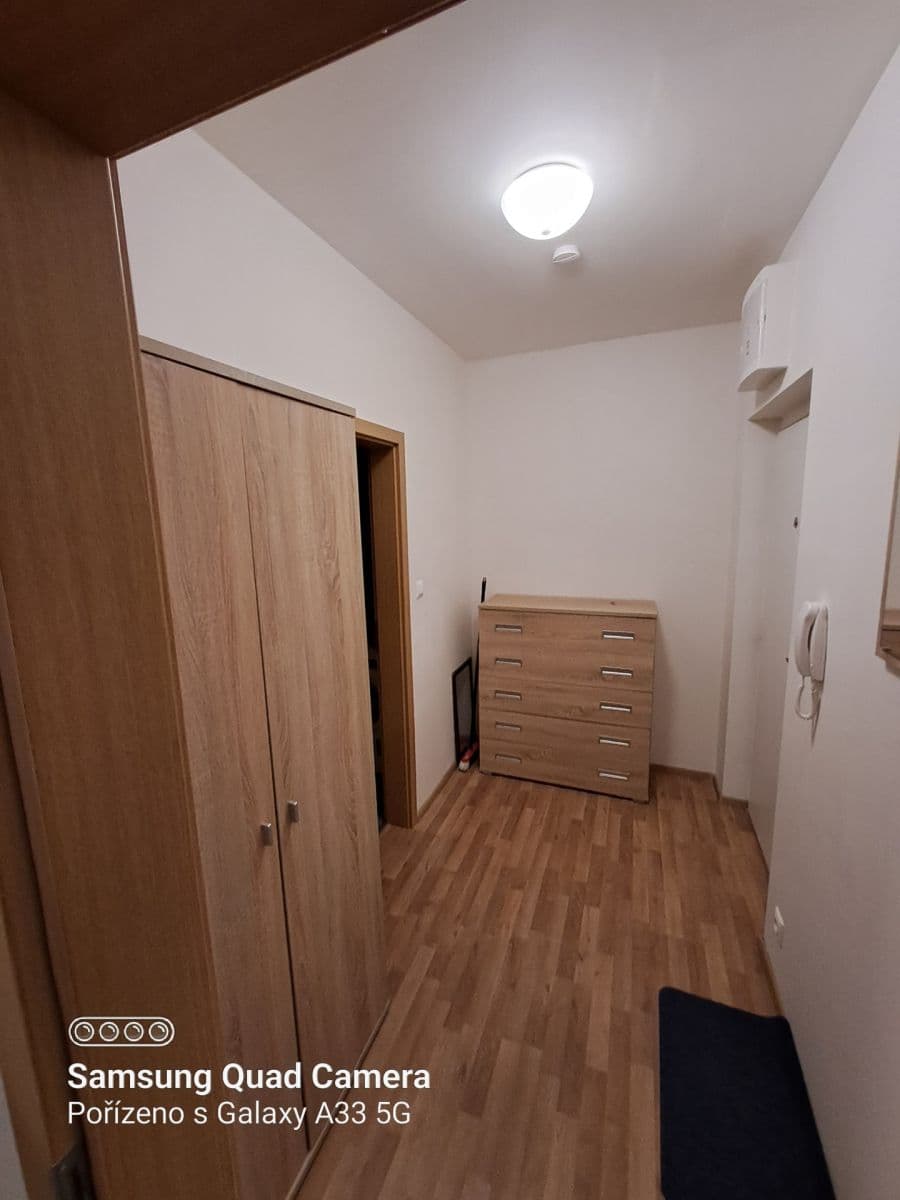 Studio flat to rent, 37 m², Aloise Rašína, Olomouc, Olomoucký Region Studio flat to rent, 37 m², Aloise Rašína, Olomouc, Olomoucký Region