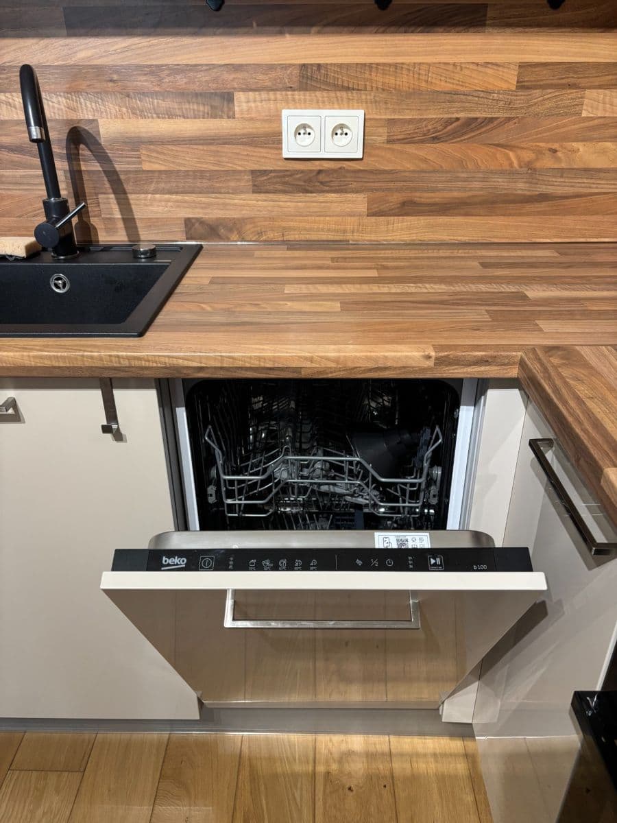 1 bedroom with open-plan kitchen flat to rent, 44 m², U Sladovny, Prague, Prague 1 bedroom with open-plan kitchen flat to rent, 44 m², U Sladovny, Prague, Prague
