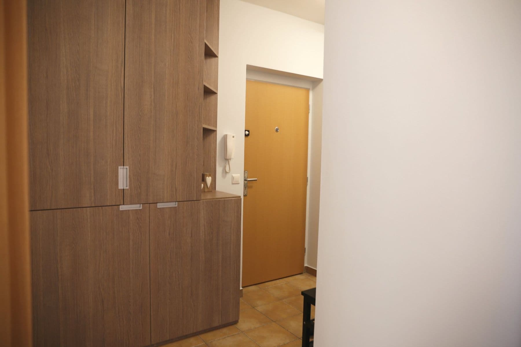 1 bedroom with open-plan kitchen flat to rent, 57 m², Lomená, Zbuzany, Středočeský Region 1 bedroom with open-plan kitchen flat to rent, 57 m², Lomená, Zbuzany, Středočeský Region