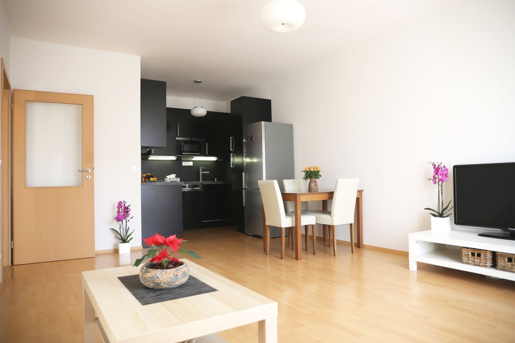 1 bedroom with open-plan kitchen flat to rent, 57 m², Lomená, Zbuzany, Středočeský Region 1 bedroom with open-plan kitchen flat to rent, 57 m², Lomená, Zbuzany, Středočeský Region