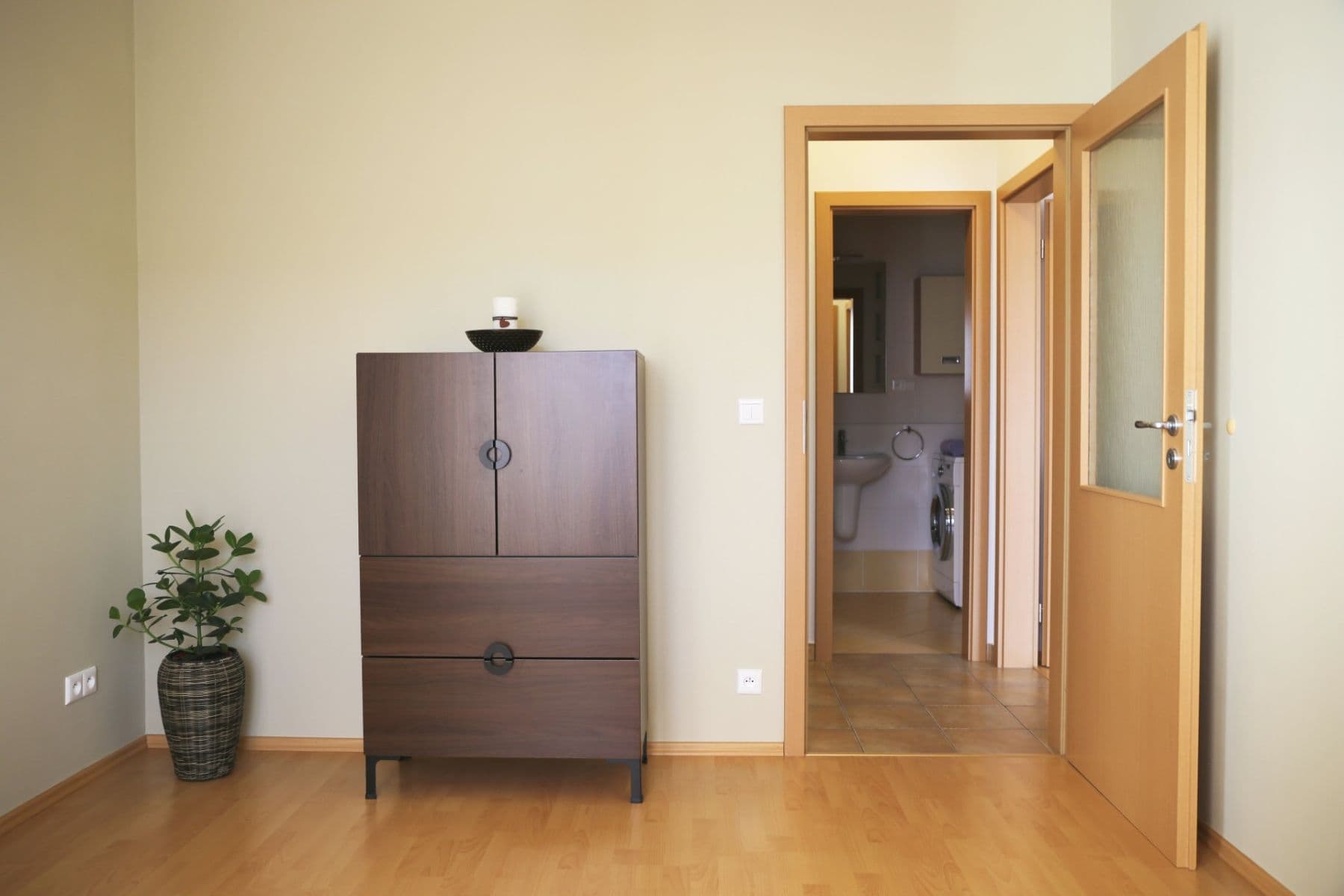 1 bedroom with open-plan kitchen flat to rent, 57 m², Lomená, Zbuzany, Středočeský Region 1 bedroom with open-plan kitchen flat to rent, 57 m², Lomená, Zbuzany, Středočeský Region