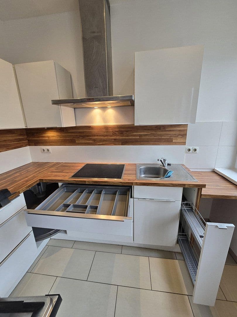 3 bedroom with open-plan kitchen flat to rent, 114 m², Gerhart-Hauptmann Straße 43/45, Teltow, Brandenburg 3 bedroom with open-plan kitchen flat to rent, 114 m², Gerhart-Hauptmann Straße 43/45, Teltow, Brandenburg