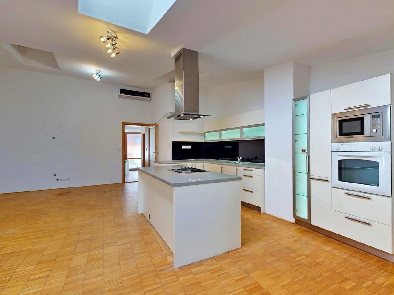 2 bedroom with open-plan kitchen flat to rent, 75 m², Ztracená, Olomouc, Olomoucký Region 2 bedroom with open-plan kitchen flat to rent, 75 m², Ztracená, Olomouc, Olomoucký Region