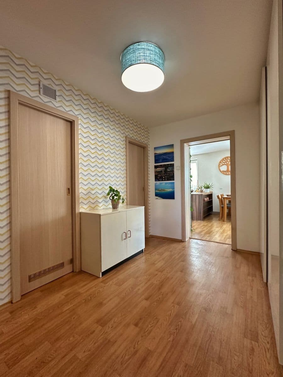2 bedroom with open-plan kitchen flat to rent, 71 m², Železničářů, Kladno, Středočeský Region 2 bedroom with open-plan kitchen flat to rent, 71 m², Železničářů, Kladno, Středočeský Region