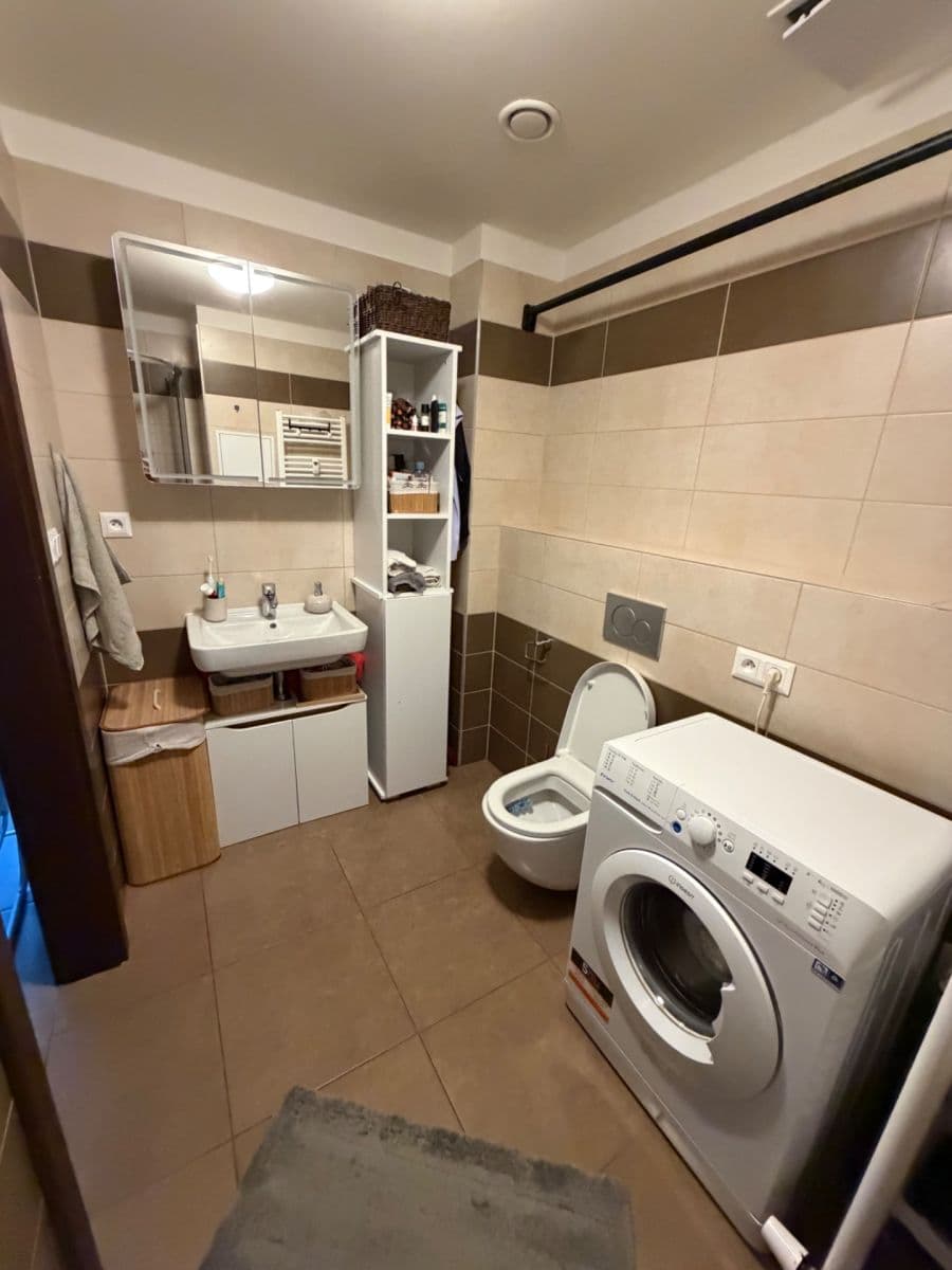 1 bedroom with open-plan kitchen flat to rent, 50 m², Jankovcova, Prague, Prague 1 bedroom with open-plan kitchen flat to rent, 50 m², Jankovcova, Prague, Prague