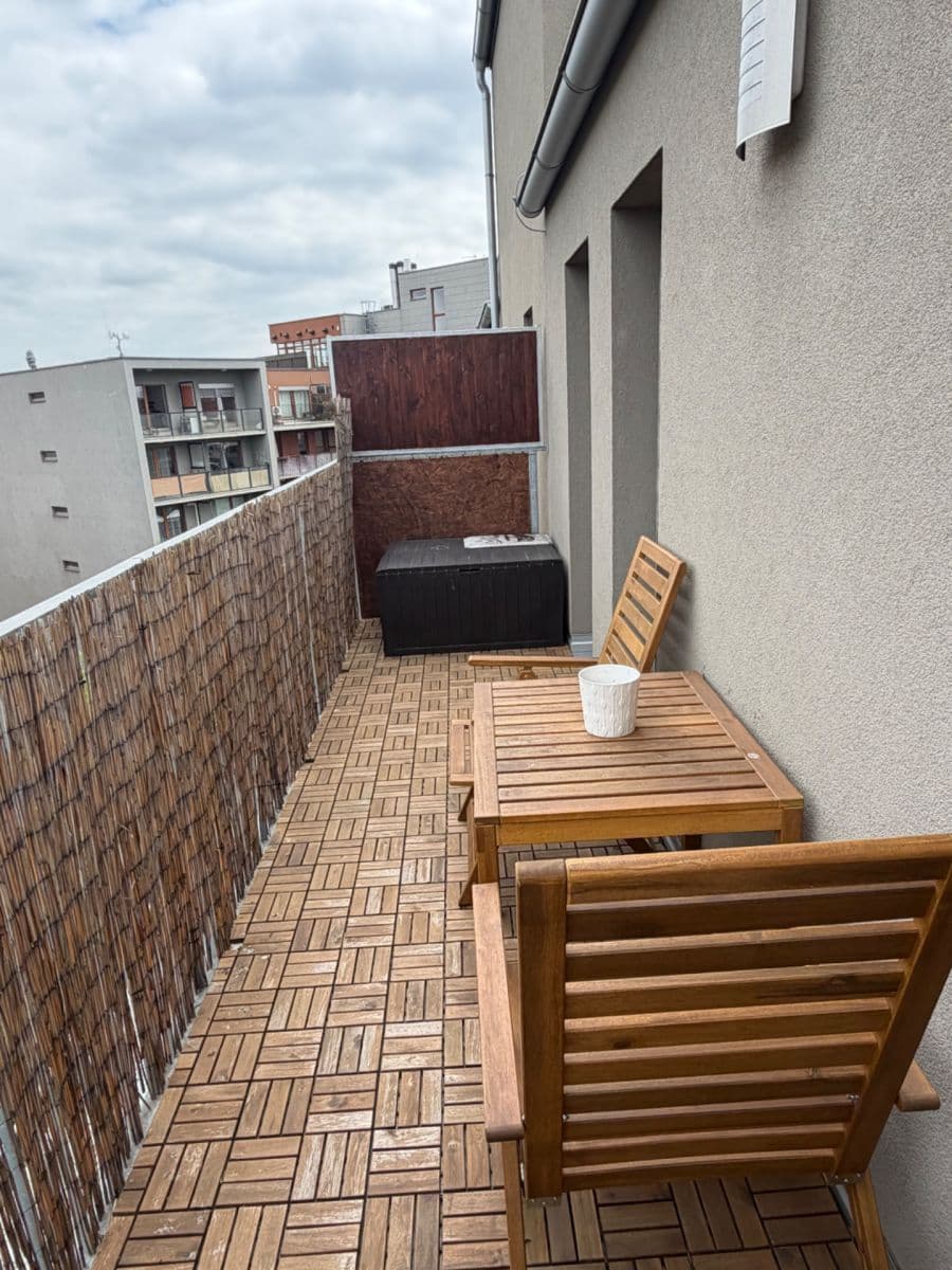 1 bedroom with open-plan kitchen flat to rent, 50 m², Jankovcova, Prague, Prague 1 bedroom with open-plan kitchen flat to rent, 50 m², Jankovcova, Prague, Prague