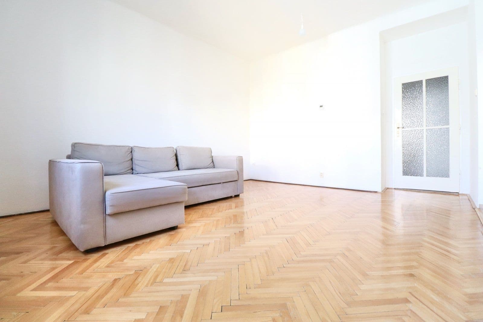 1 bedroom with open-plan kitchen flat to rent, 43 m², Nad studánkou, Prague, Prague 1 bedroom with open-plan kitchen flat to rent, 43 m², Nad studánkou, Prague, Prague