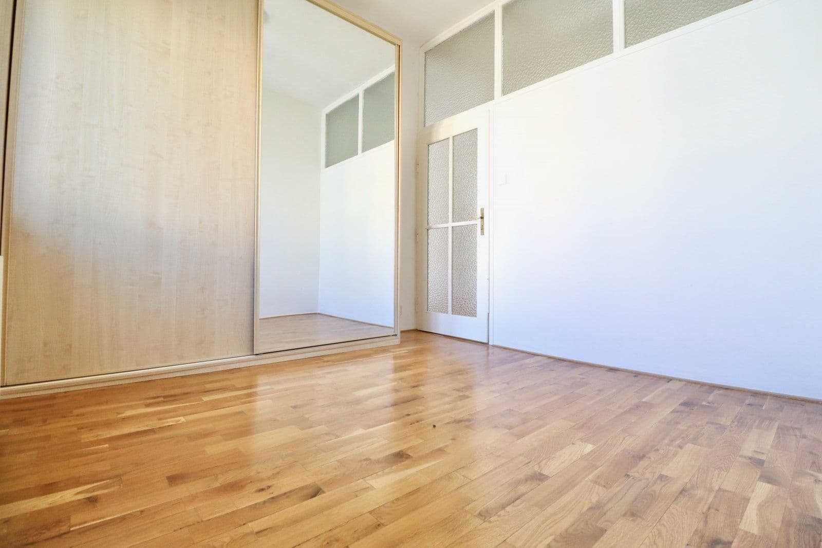 1 bedroom with open-plan kitchen flat to rent, 43 m², Nad studánkou, Prague, Prague 1 bedroom with open-plan kitchen flat to rent, 43 m², Nad studánkou, Prague, Prague