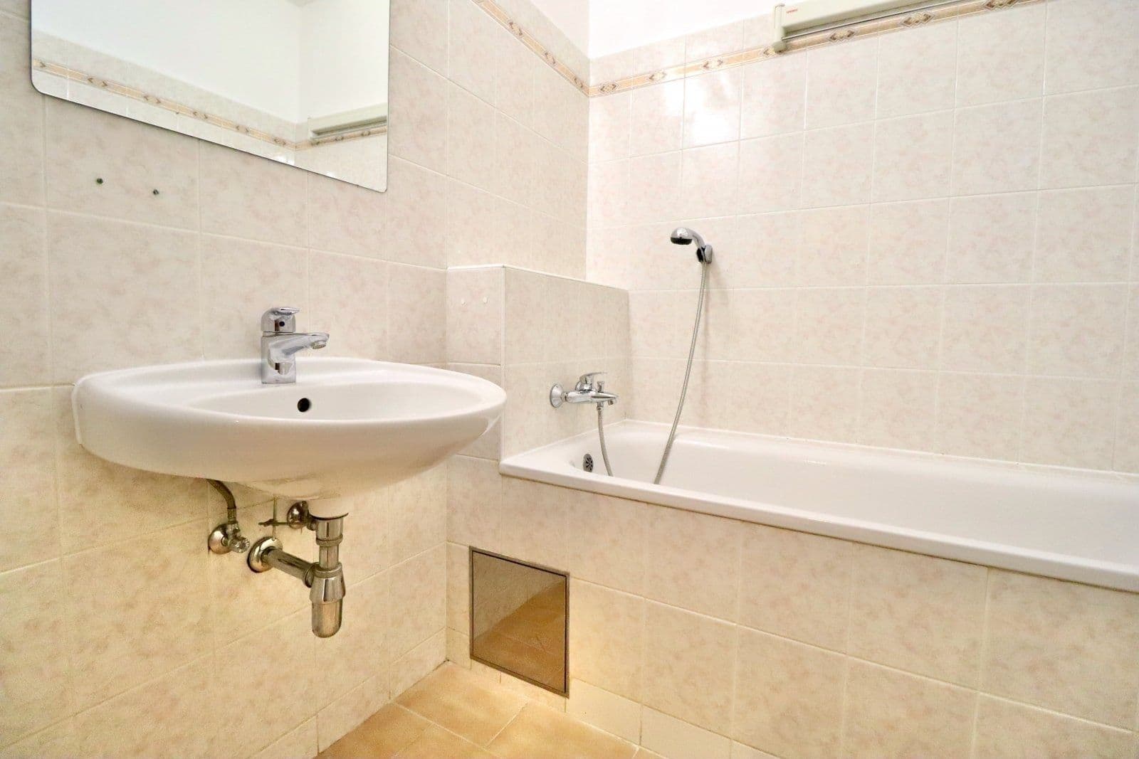 1 bedroom with open-plan kitchen flat to rent, 43 m², Nad studánkou, Prague, Prague 1 bedroom with open-plan kitchen flat to rent, 43 m², Nad studánkou, Prague, Prague