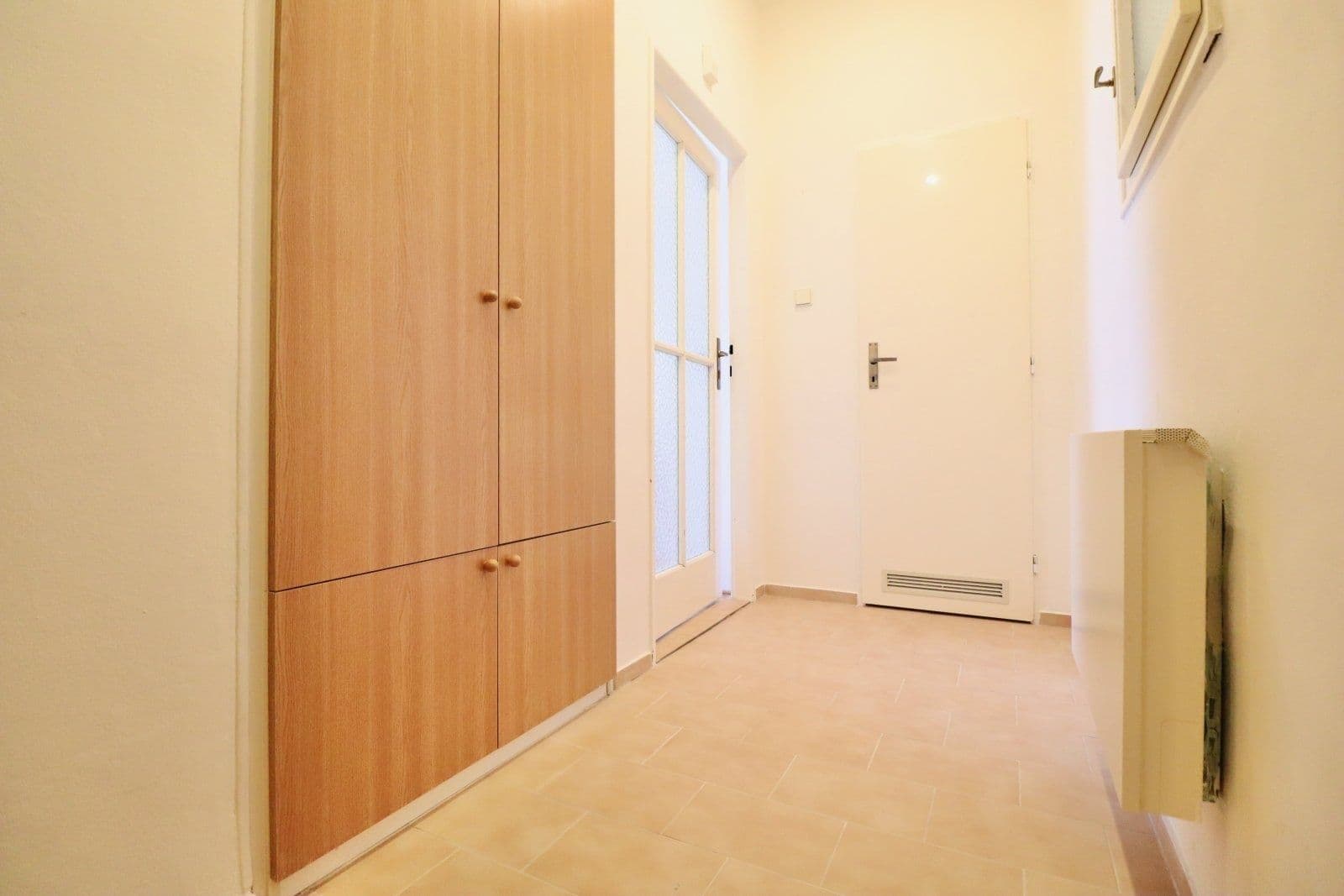 1 bedroom with open-plan kitchen flat to rent, 43 m², Nad studánkou, Prague, Prague 1 bedroom with open-plan kitchen flat to rent, 43 m², Nad studánkou, Prague, Prague