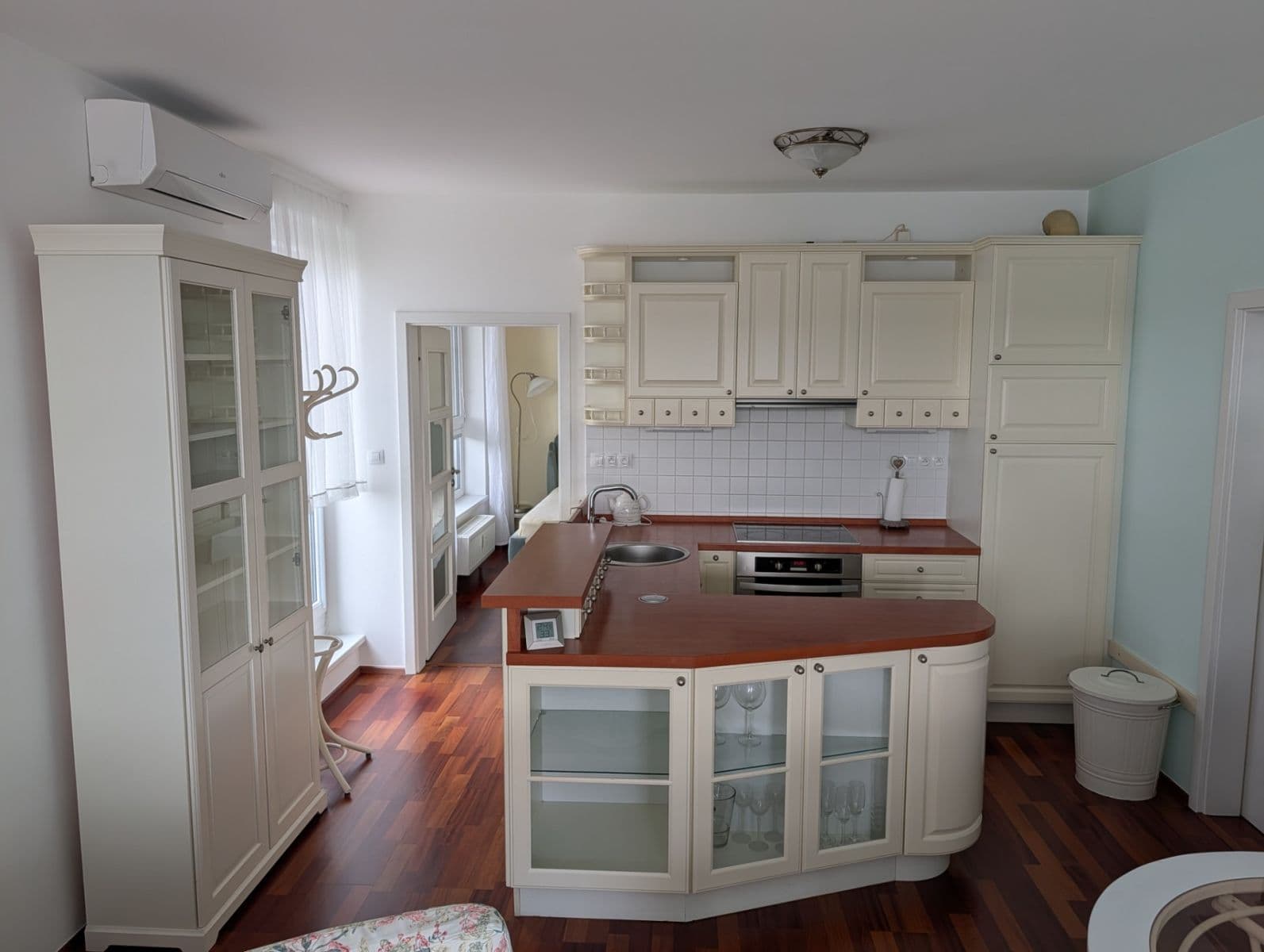 2 bedroom with open-plan kitchen flat to rent, 63 m², Pod Harfou, Prague, Prague 2 bedroom with open-plan kitchen flat to rent, 63 m², Pod Harfou, Prague, Prague