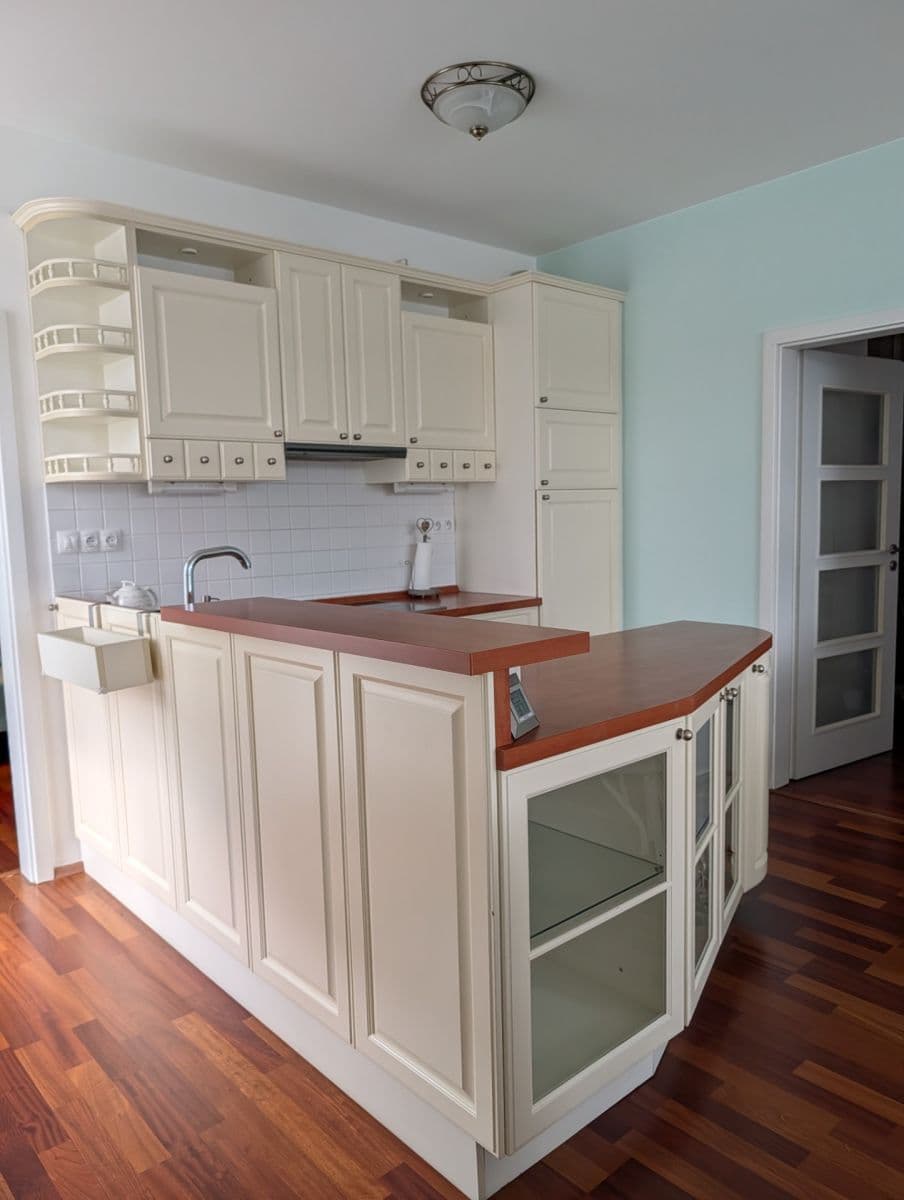 2 bedroom with open-plan kitchen flat to rent, 63 m², Pod Harfou, Prague, Prague 2 bedroom with open-plan kitchen flat to rent, 63 m², Pod Harfou, Prague, Prague