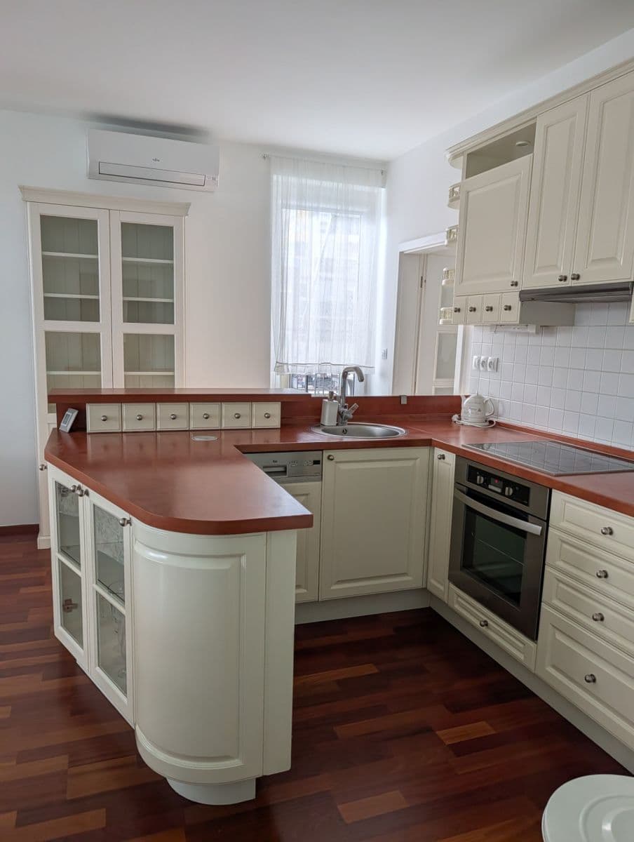 2 bedroom with open-plan kitchen flat to rent, 63 m², Pod Harfou, Prague, Prague 2 bedroom with open-plan kitchen flat to rent, 63 m², Pod Harfou, Prague, Prague