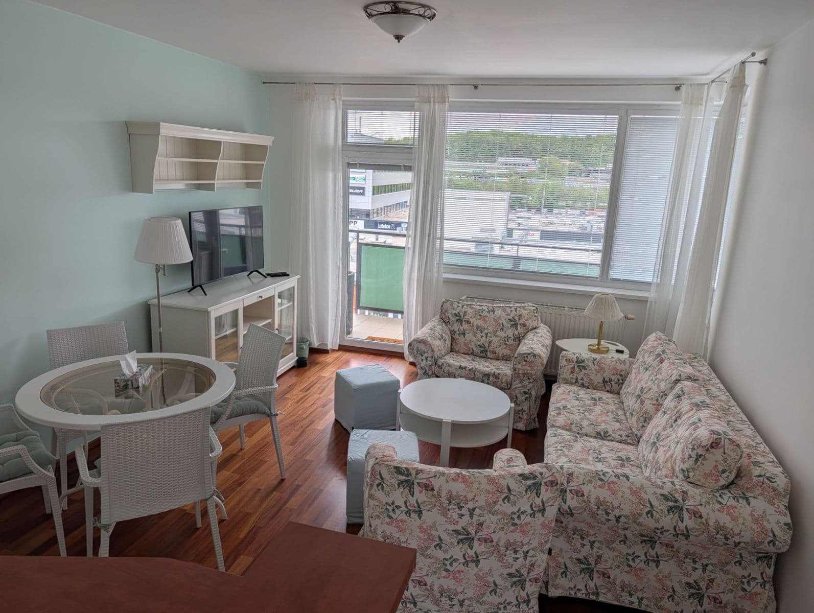 2 bedroom with open-plan kitchen flat to rent, 63 m², Pod Harfou, Prague, Prague 2 bedroom with open-plan kitchen flat to rent, 63 m², Pod Harfou, Prague, Prague
