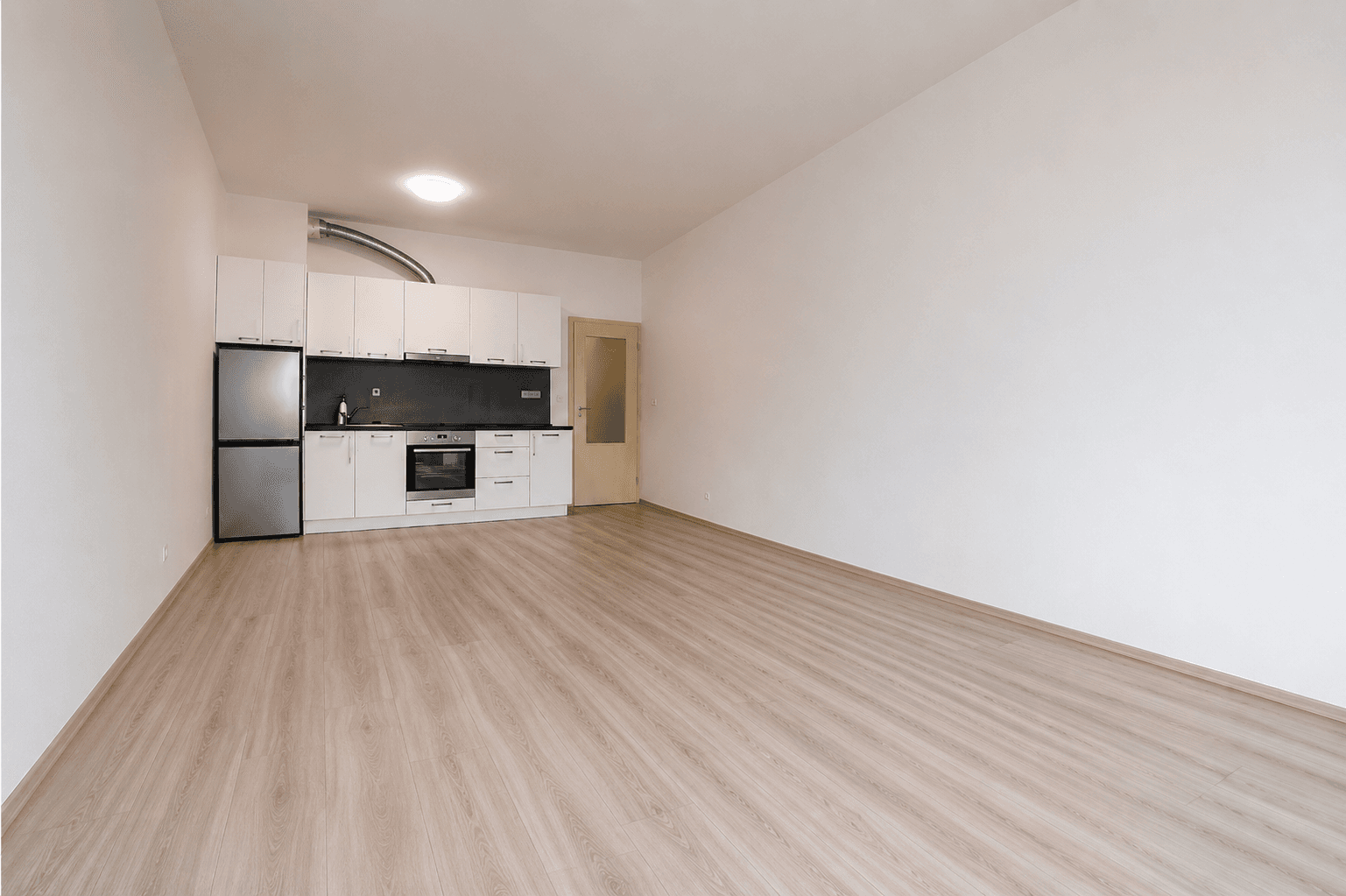 Studio flat to rent, 38 m², R.A. Dvorského, Prague, Prague Studio flat to rent, 38 m², R.A. Dvorského, Prague, Prague