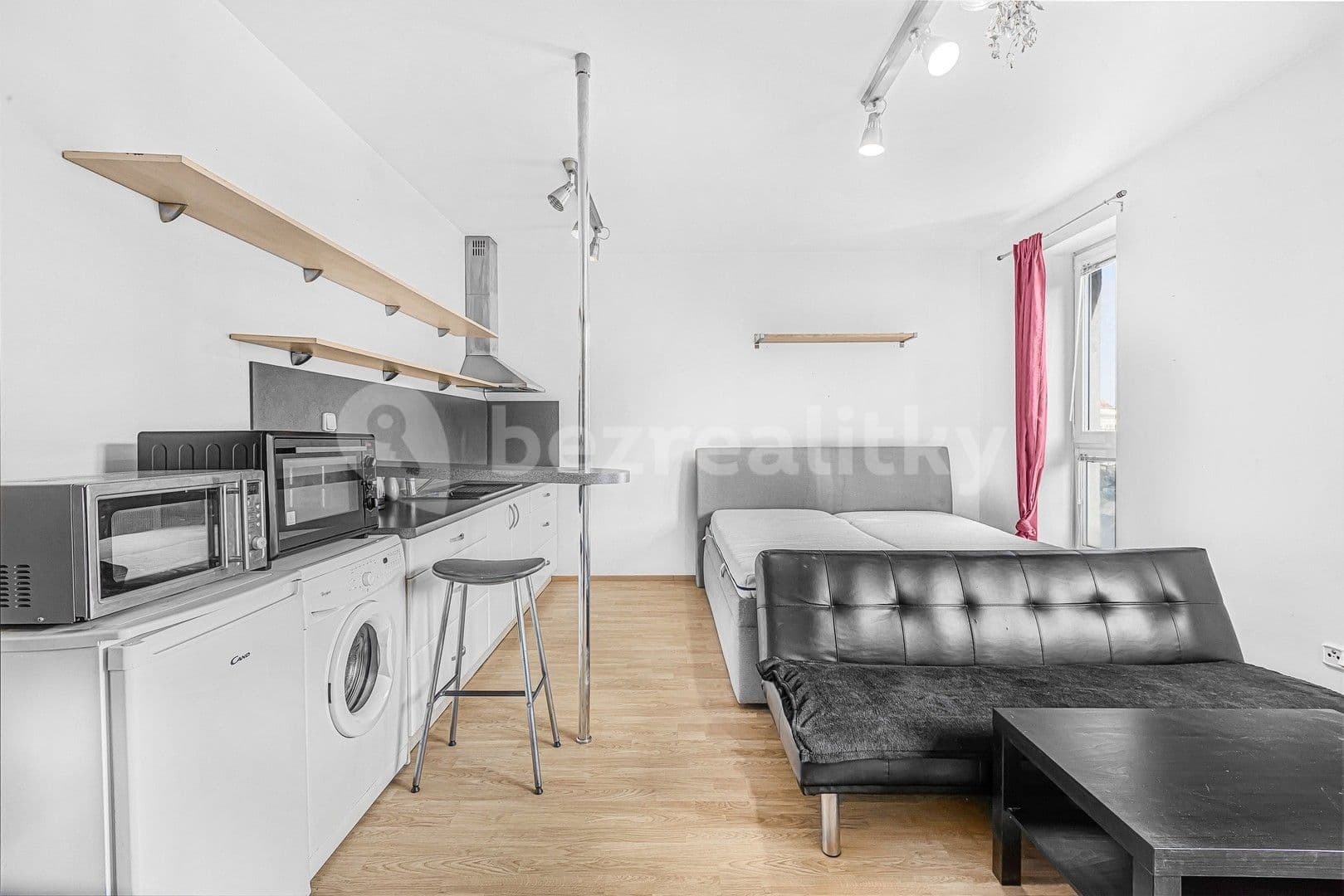 Studio flat to rent, 34 m², Plzeňská, Prague, Prague Studio flat to rent, 34 m², Plzeňská, Prague, Prague