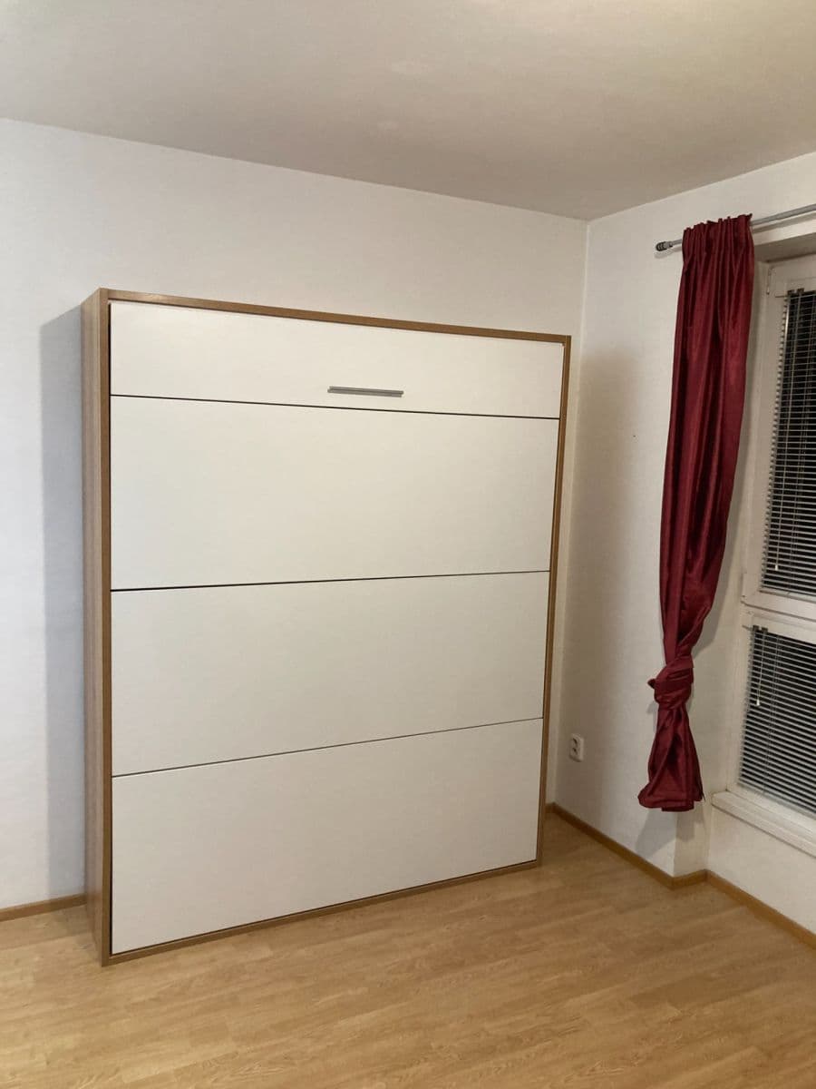 Studio flat to rent, 34 m², Plzeňská, Prague, Prague Studio flat to rent, 34 m², Plzeňská, Prague, Prague