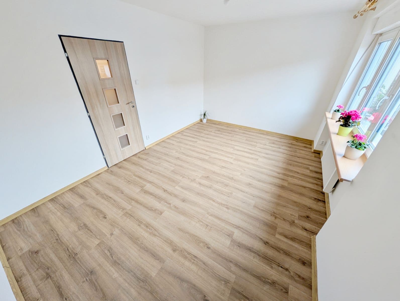 2 bedroom with open-plan kitchen flat to rent, 65 m², U Švédské kaple, Opava, Moravskoslezský Region 2 bedroom with open-plan kitchen flat to rent, 65 m², U Švédské kaple, Opava, Moravskoslezský Region