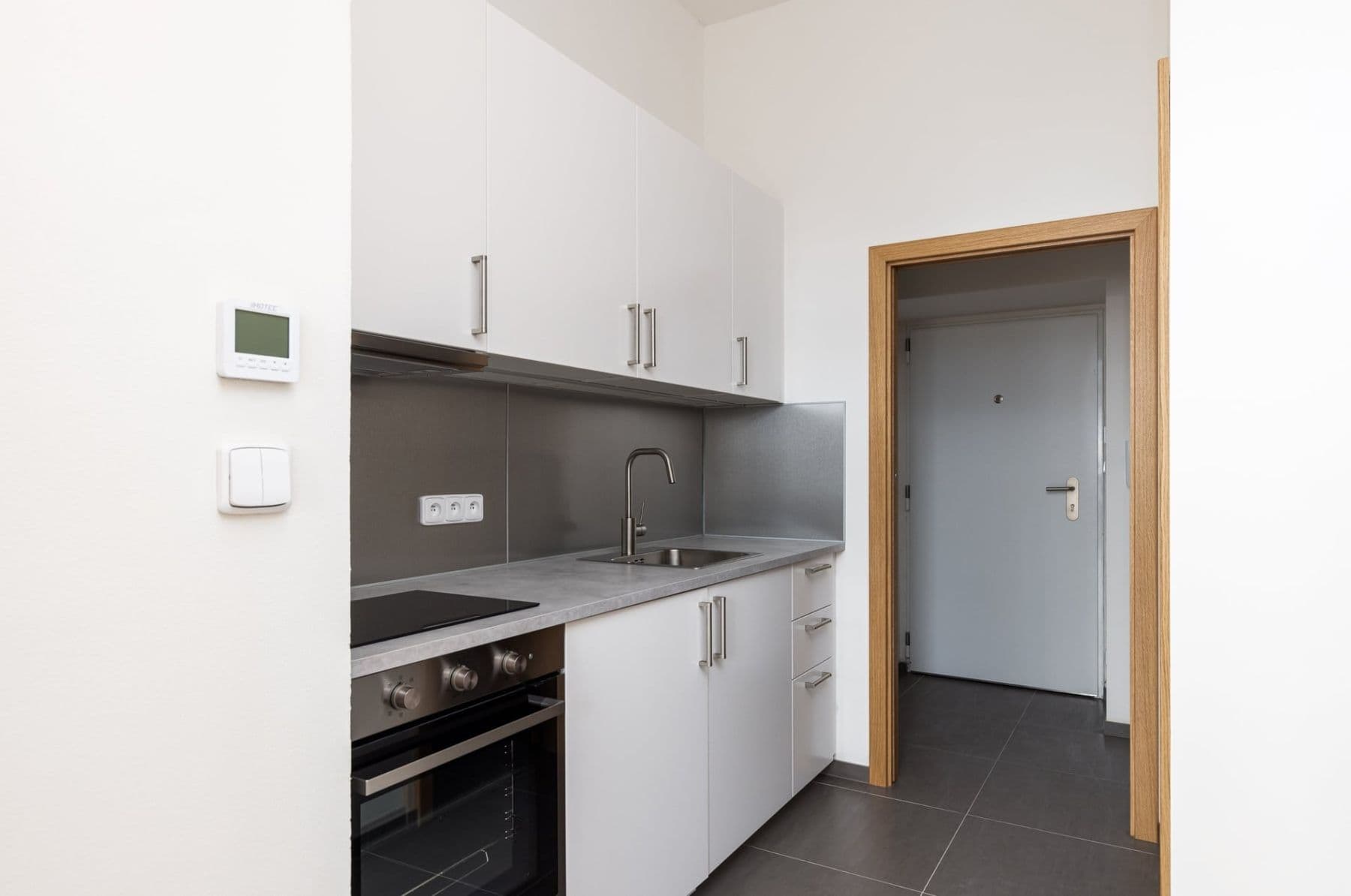 Studio flat to rent, 29 m², Seifertova, Prague, Prague Studio flat to rent, 29 m², Seifertova, Prague, Prague