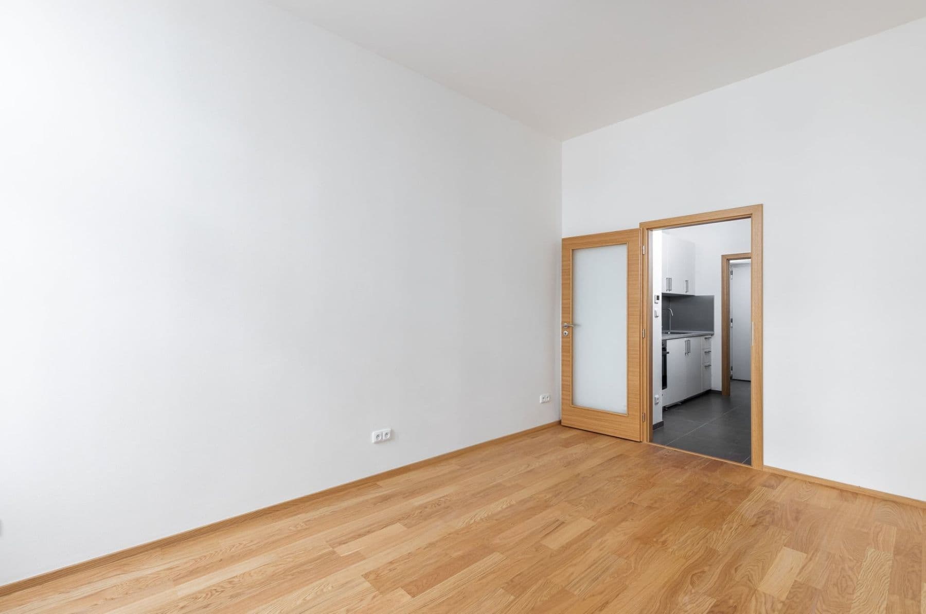 Studio flat to rent, 29 m², Seifertova, Prague, Prague Studio flat to rent, 29 m², Seifertova, Prague, Prague