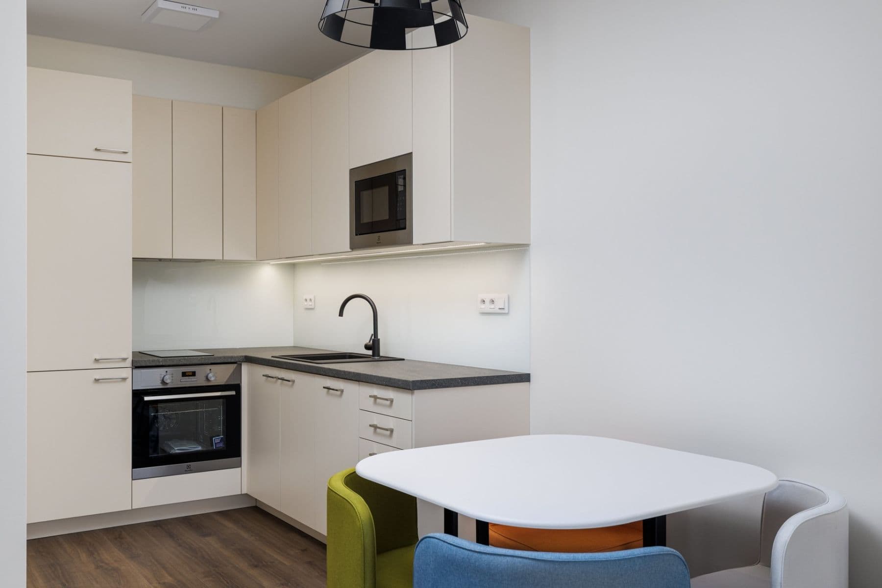 1 bedroom with open-plan kitchen flat to rent, 48 m², V domově, Prague, Prague 1 bedroom with open-plan kitchen flat to rent, 48 m², V domově, Prague, Prague