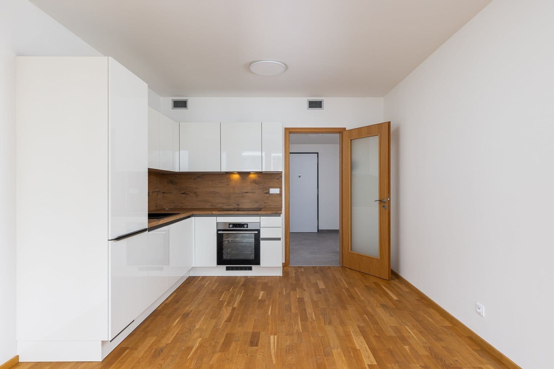 Studio flat to rent, 31 m², Smržových, Prague, Prague Studio flat to rent, 31 m², Smržových, Prague, Prague