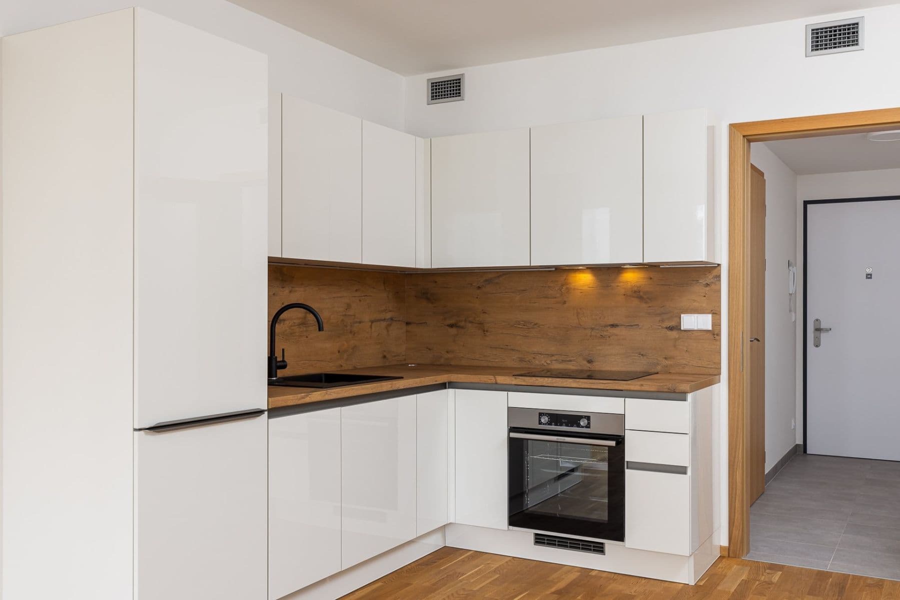 Studio flat to rent, 31 m², Smržových, Prague, Prague Studio flat to rent, 31 m², Smržových, Prague, Prague